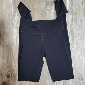 Under Armour leggings with heel straps size xs